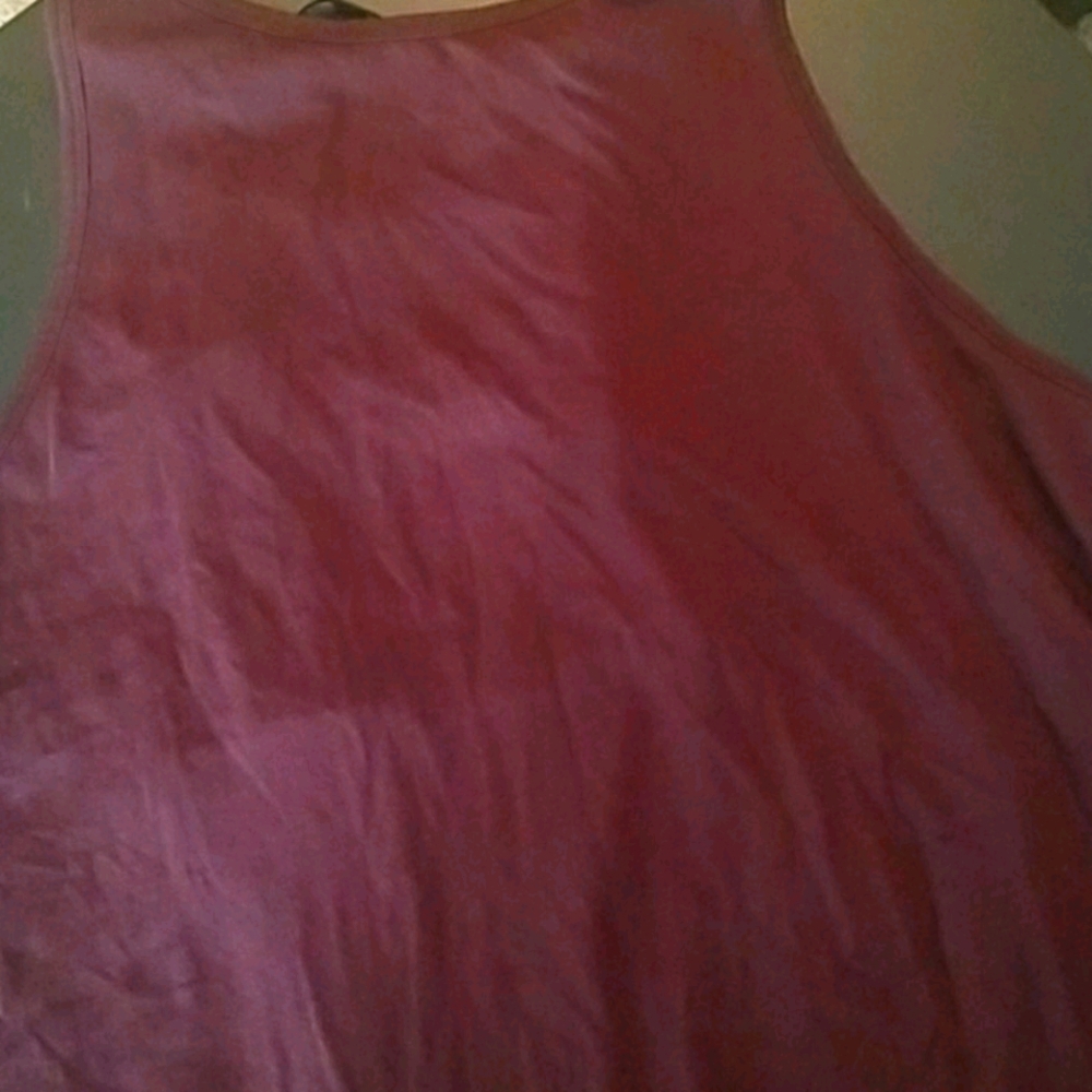 Maroon tank